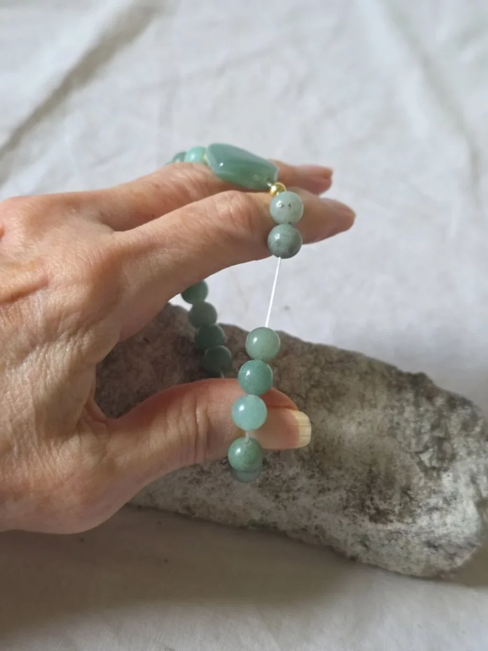 NWOT! Pretty Bracelet with Round Turquoise and Gold Colored Beads